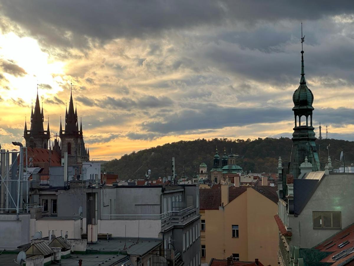 Castle View Apartments. Old Town Prag Exteriör bild