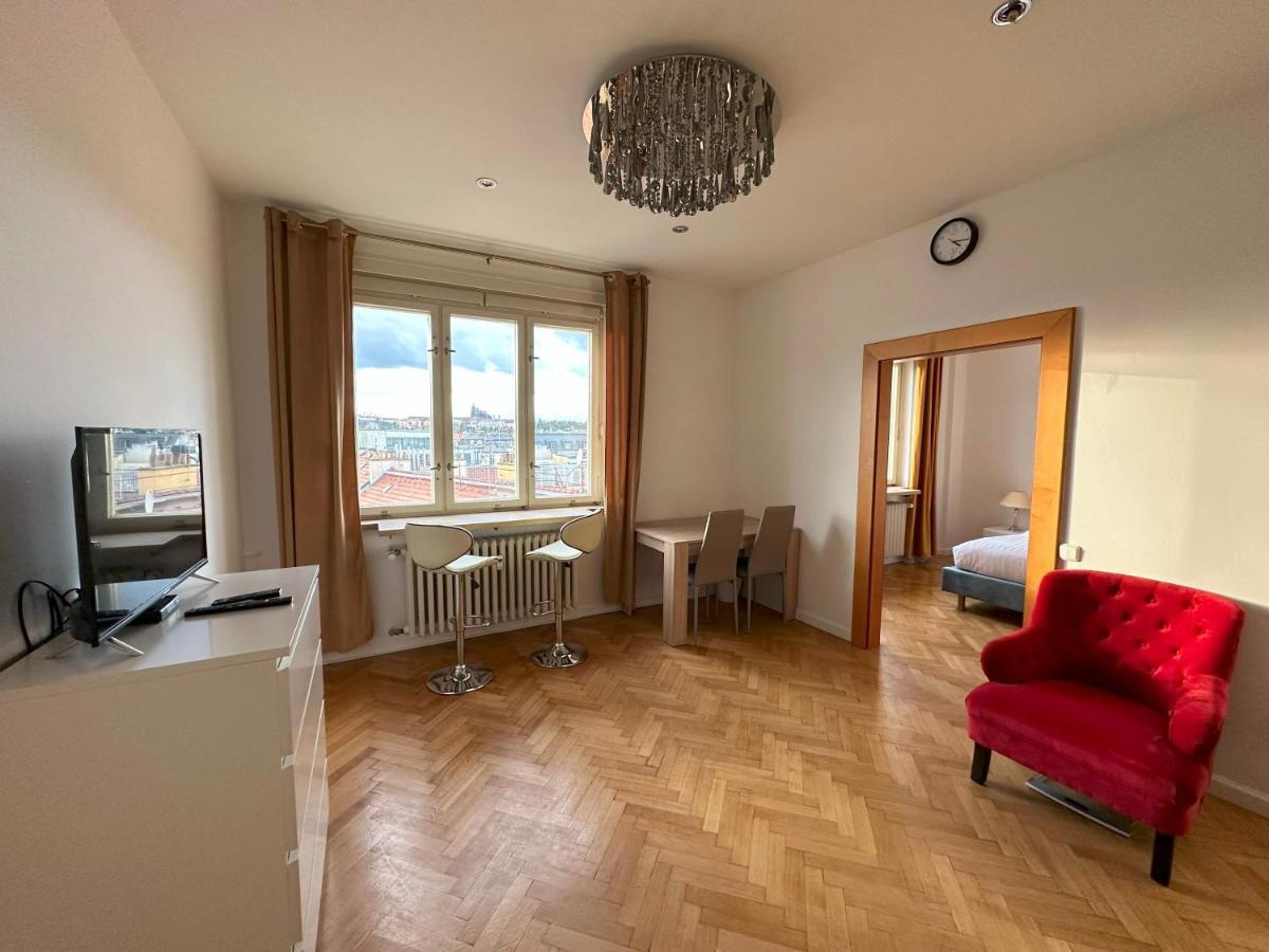 Castle View Apartments. Old Town Prag Exteriör bild